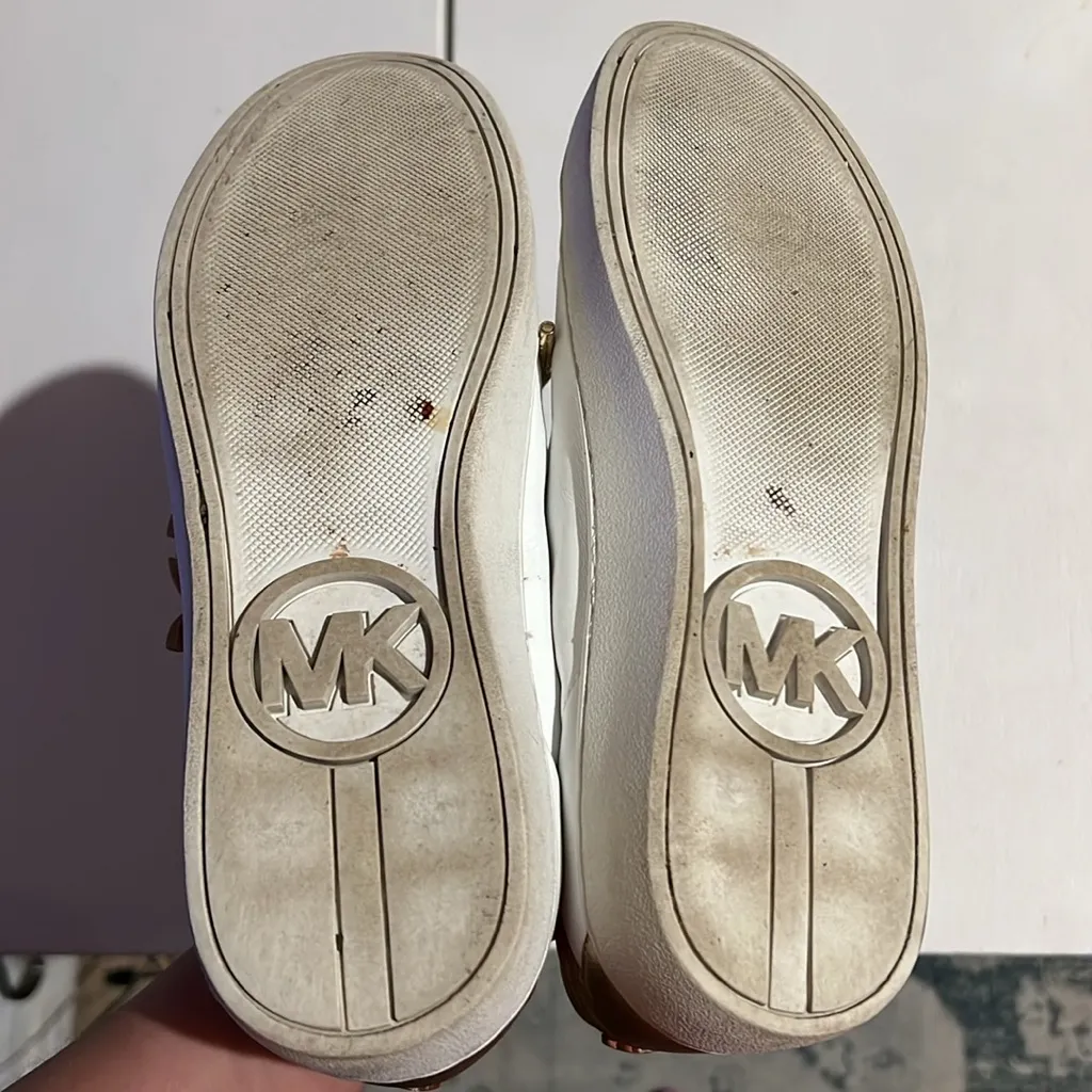 Michael Kors White and Gold Floral Sneakers - Image 15