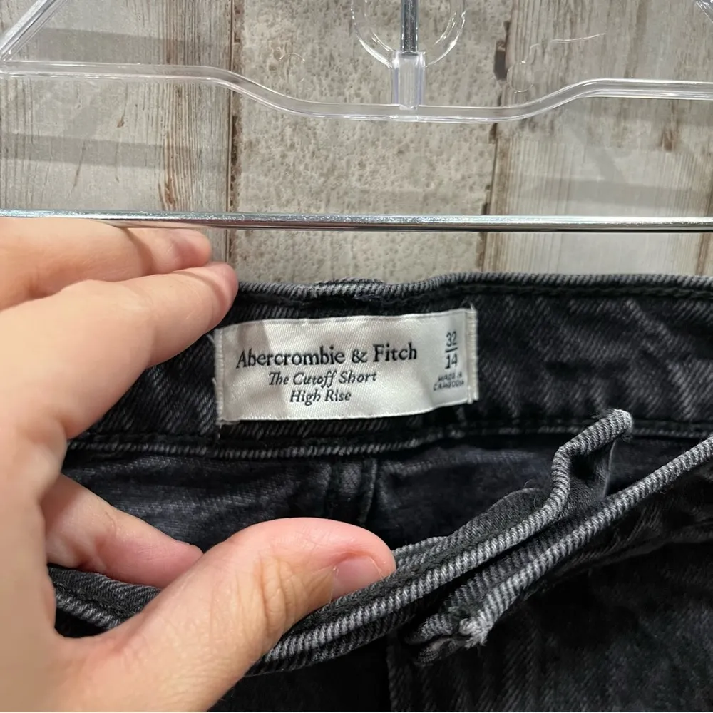 Abercrombie & Fitch Black Denim The Cutoff Short High Rise Womens Size 32/14 - Image 2