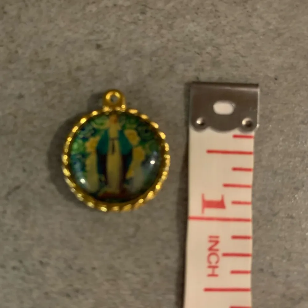 VIRGIN MARY SACRED HEART MEDAL Charm Italian Italy Estate Sale Gold - Image 5