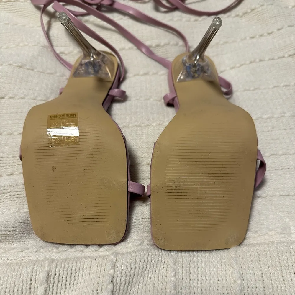 EUC Lilac lace up w/clear heel size 36(US 6) - Image 3