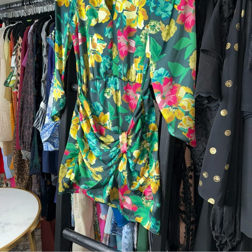 Zara Green Floral Satin Mini Dress with Keyhole Neckline - Image 7