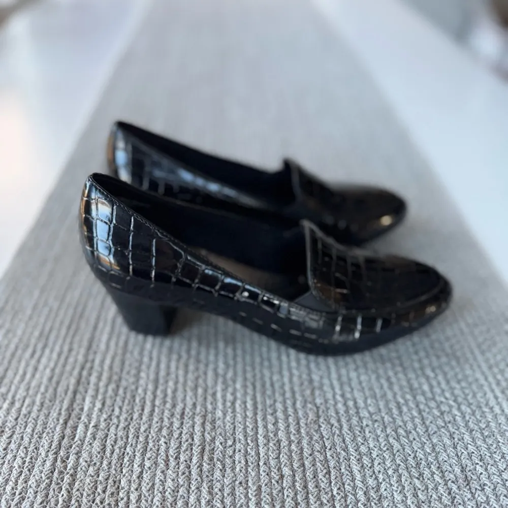 Abella Black Crocodile Patent Leather Block Heel Loafers Size 8 - Image 5