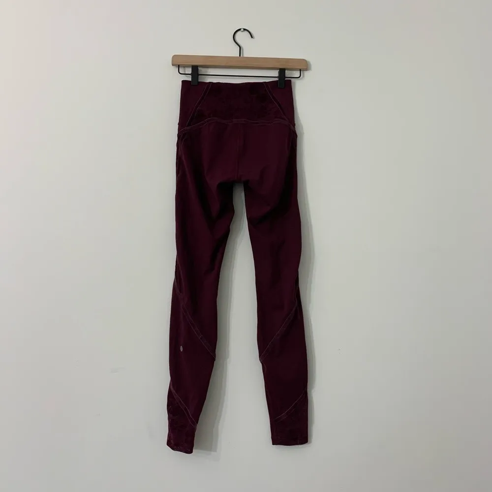 Lululemon Wunder Under 28” Flocked Velvet Tight Leggings Size 4 Maroon Burgundy - Image 5