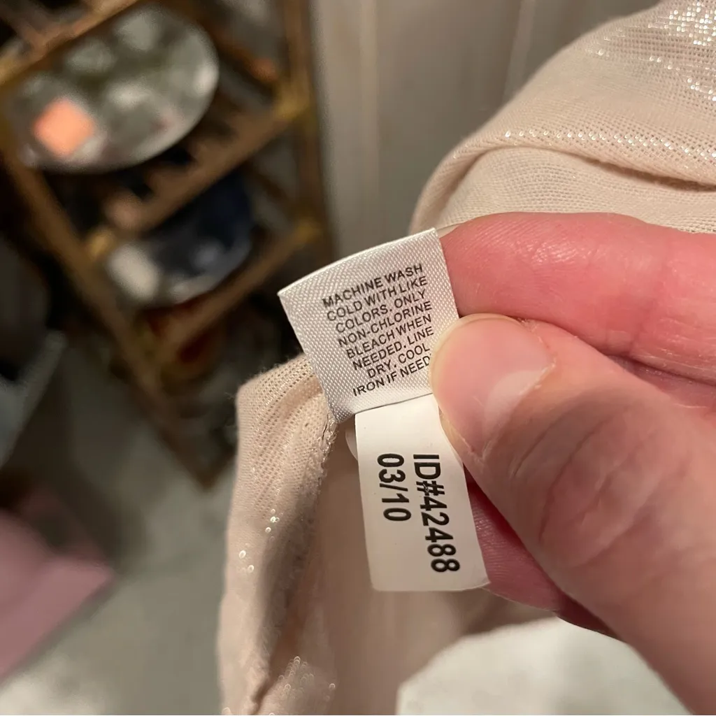 Cute Express pink blush shimmer ruffle collar sleeveless scoop neck flowy top - Image 4