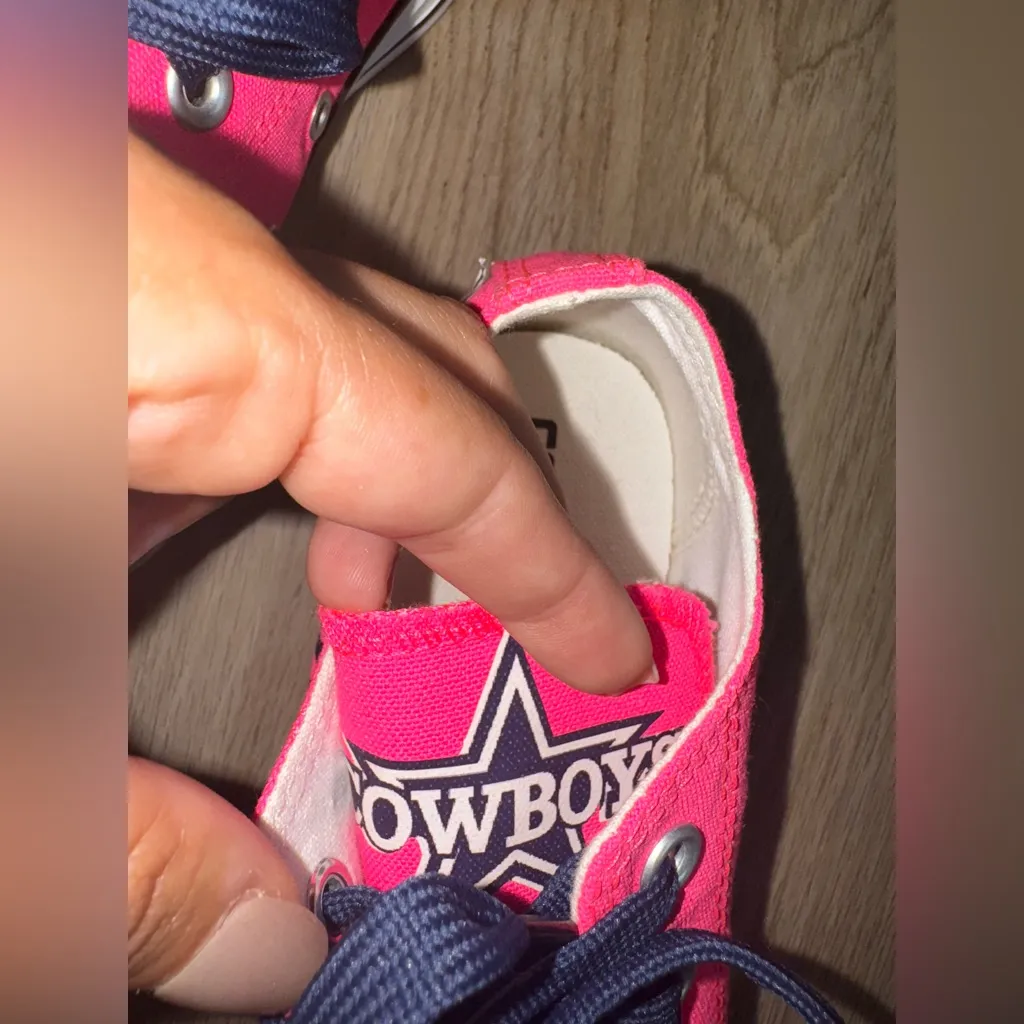 Dallas Cowboys NFL Football Pink & Blue Converse - Size 6 - Image 7