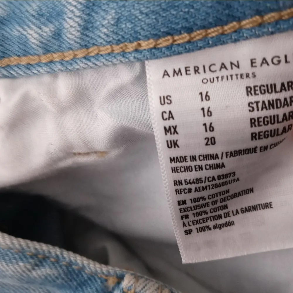 American Eagle distressed mom jeans size 16 - Image 6