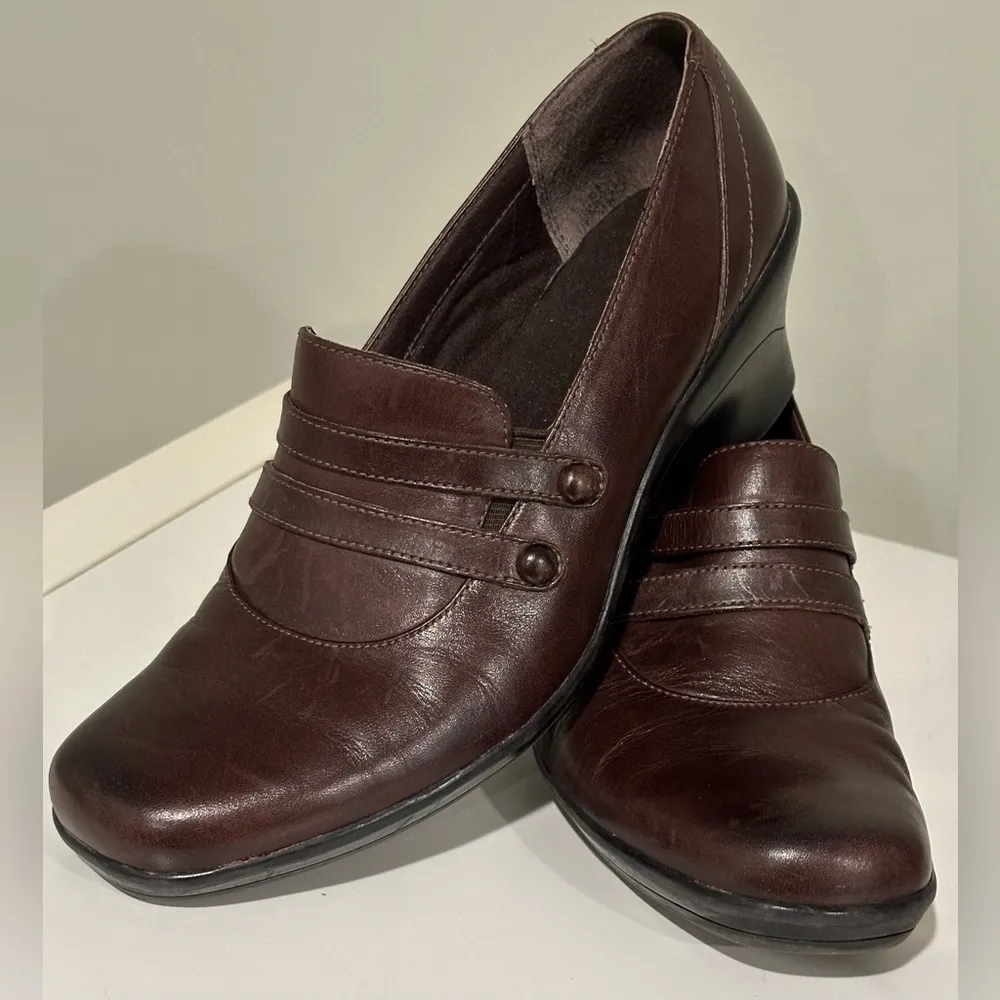 Clarks Casual Slip-On Round Toe. Brown /Red Leather Walking Loafers Sz 9. - Image 5