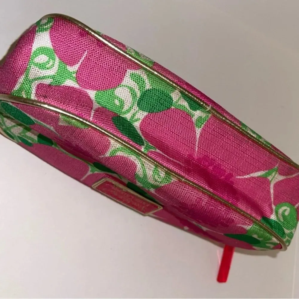 Lily Pulitzer Pink cosmetics bag - Image 10