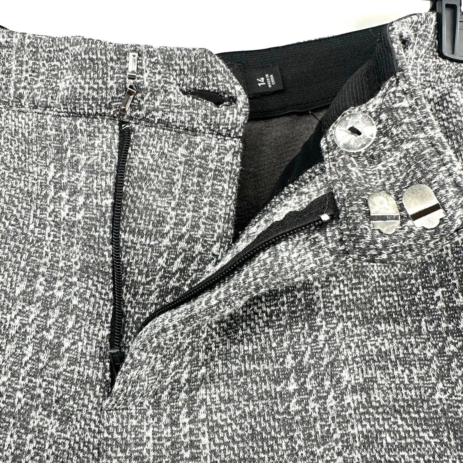 Studio by Torrid Size‎ 14 Dress Pants Houndstooth Gray White Button Hook Zip - Image 3