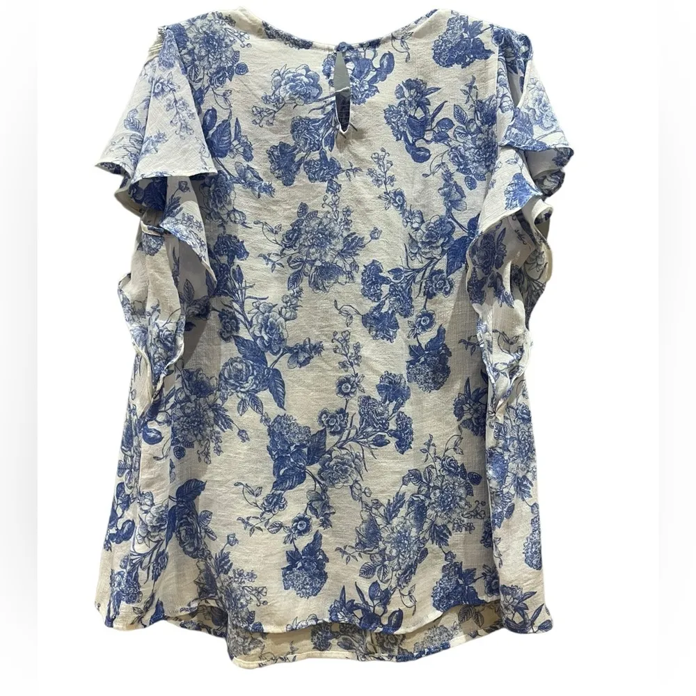 Counterparts  Blue and White Floral Feminine Flowy Blouse with Flutter Sleeves L - Image 3