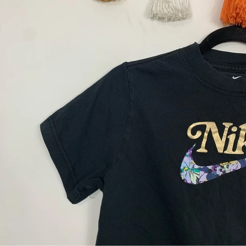 Nike Floral Print Swish Cropped Top Size Medium - Image 4