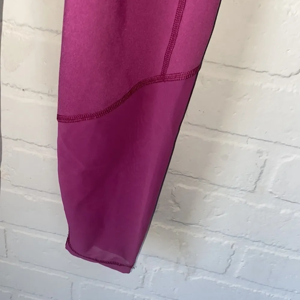 Old Navy leggings active size‎ small go dry mesh maroon plum - Image 4