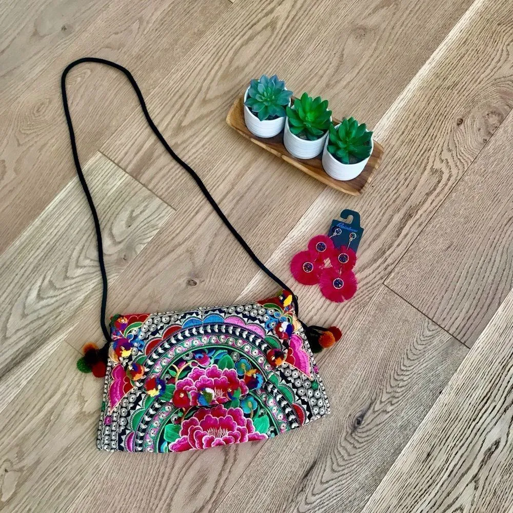 Festive purse and matching earring bundle - Image 4