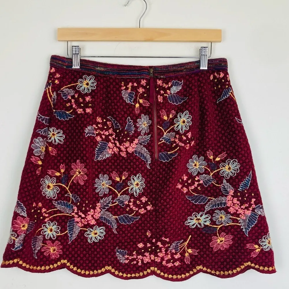 Maeve by Anthropologie red a line mini embroidered embellished skirt. Size 10 - Image 6