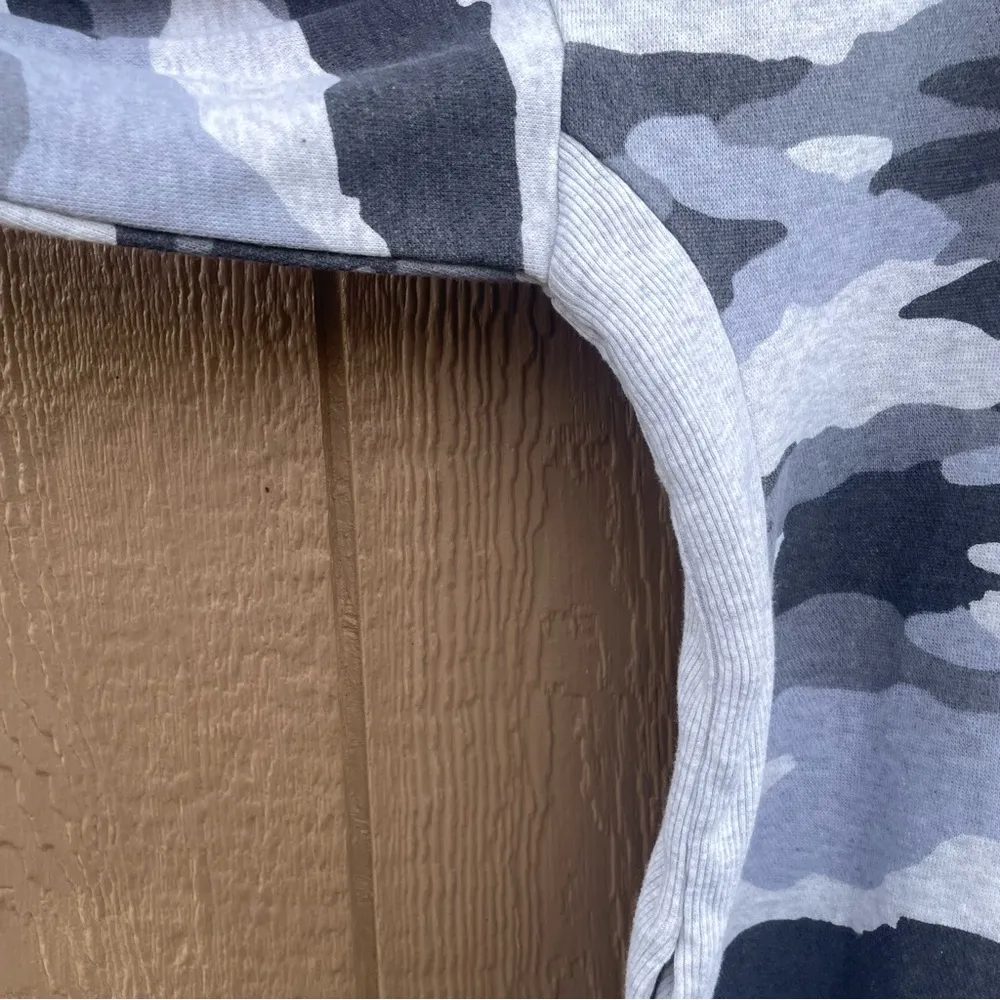 Aerie Womens Sweatshirt Gray Grey Desert Camo Oversized Side Slits Size XS - Image 7