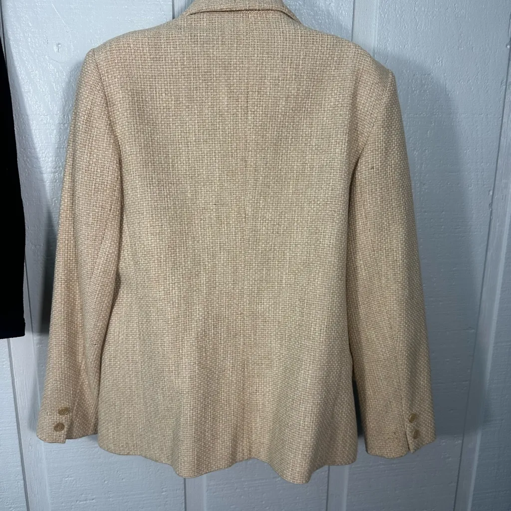 Dalton Vintage Tan Women’s Lined 2 Button Blazer See Measurements EUC Size M - Image 3