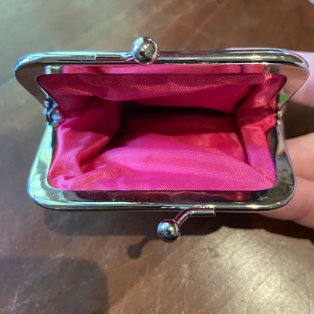 Change purse, Metropolitan Museum of Art,‎ silver, colorful dots, pink lining Silver - Image 3