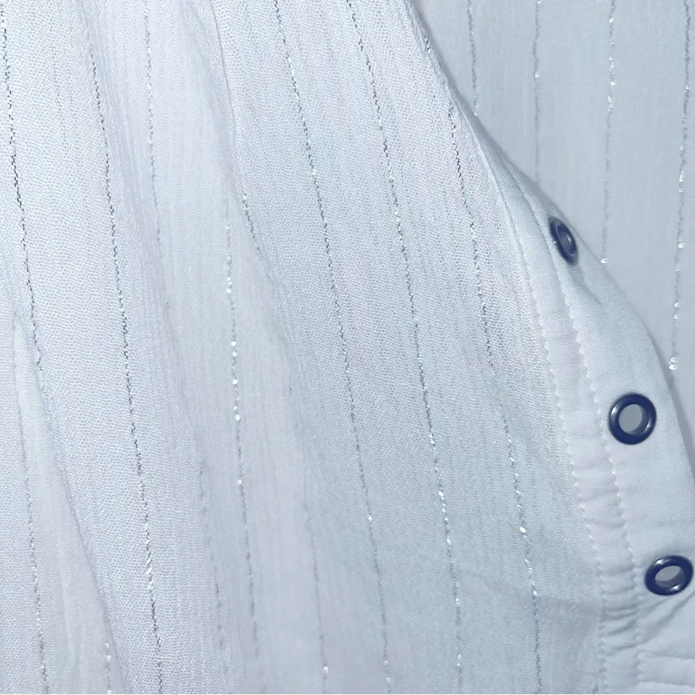 Long sleeve blouse NWOT white with silver detailed geometry neckline - Image 3