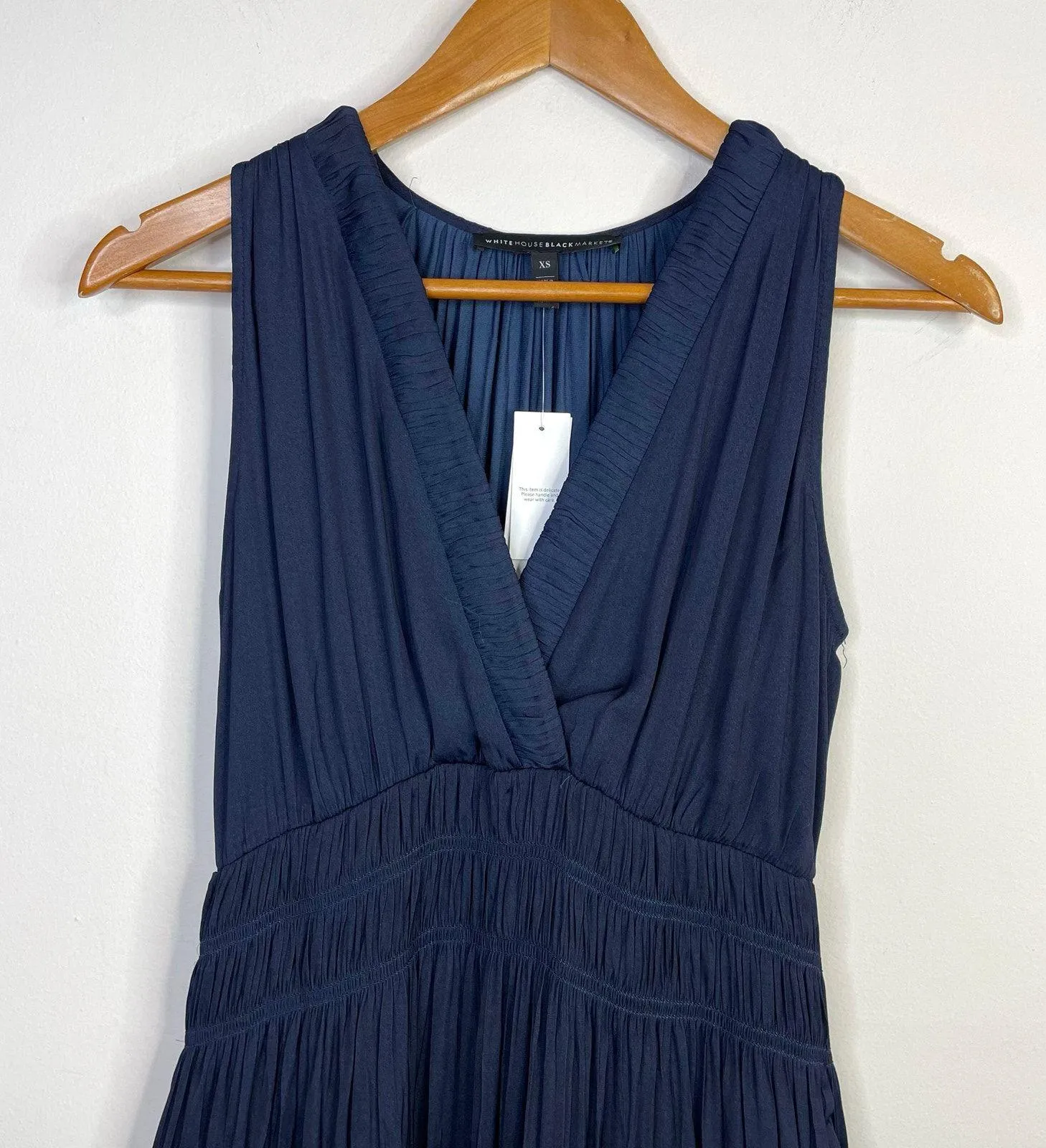 White House Black Market Satin Surplice Sleeveless Tiered Midi Dress Navy XS New - Image 3