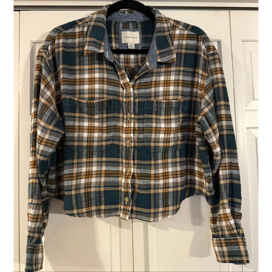 American Eagle  Cozy Cabin flannel plaid cropped button down m - Image 3