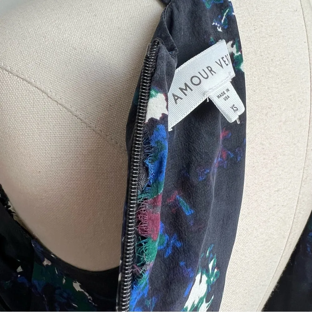 Amour Vert Ivonne Silk Crossover Abstract Print Mini Dress - Image 10