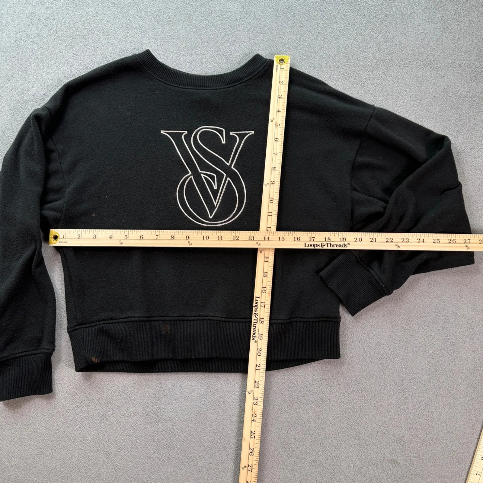 VS Victorias Secret Crewneck Sweatshirt Size M Black Logo Casual Lounge On Point - Image 3