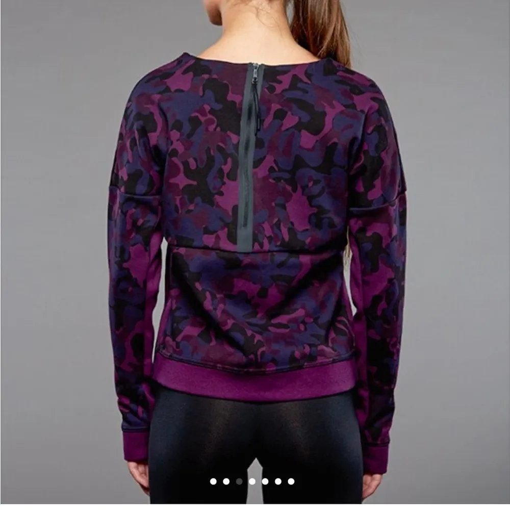 Nike sportswear women’s tech fleece crew zip back purple camo sweatshirt small - Image 7