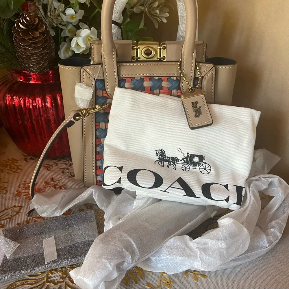 coach Troupe Tote 16 With Weaving - Image 6