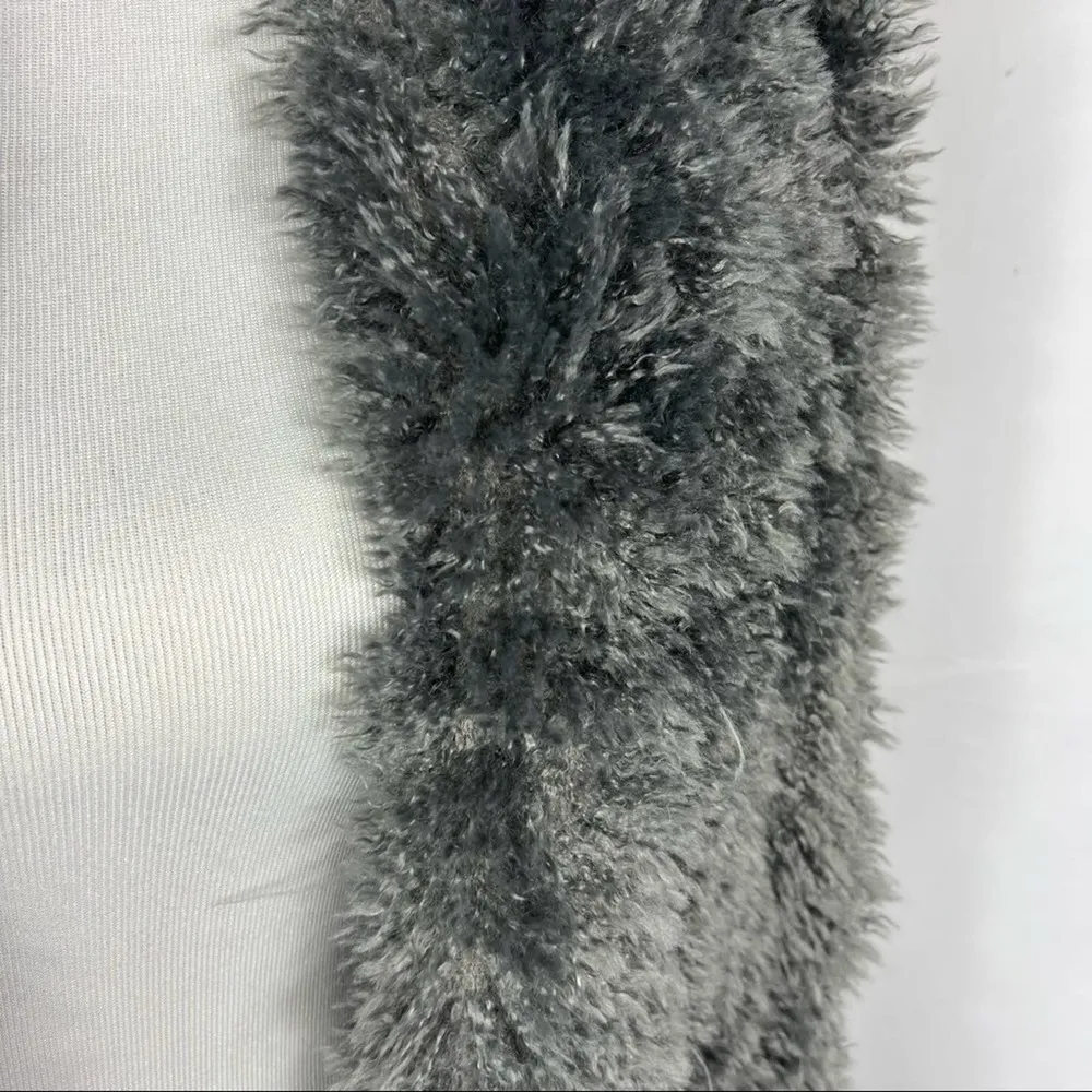 ANTHROPOLOGIE Fluffy Colorblocked Scarf Navy NWT - Image 4