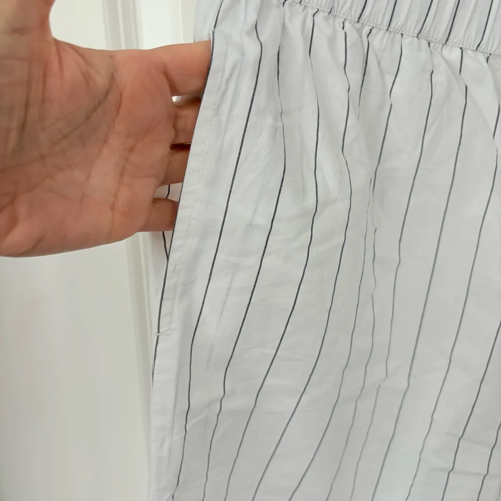 American Eagle Outfitters White Pinstripe Boxer Lounge Pants Medium - Image 3