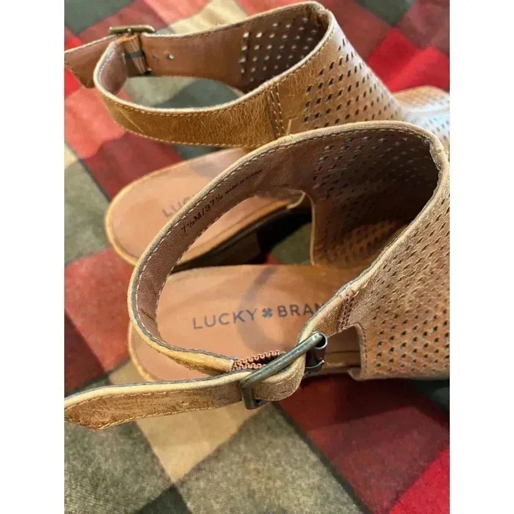 Lucky Brand 7 1/2 heels brown - Image 3