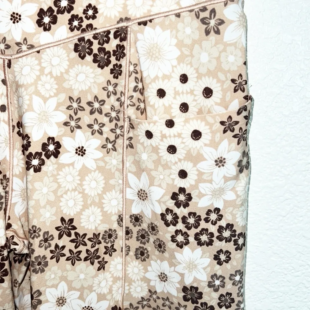 OFFLINE By Aerie Real Me 7/8 High Waisted Neutral Floral Pocket Legging - Image 4