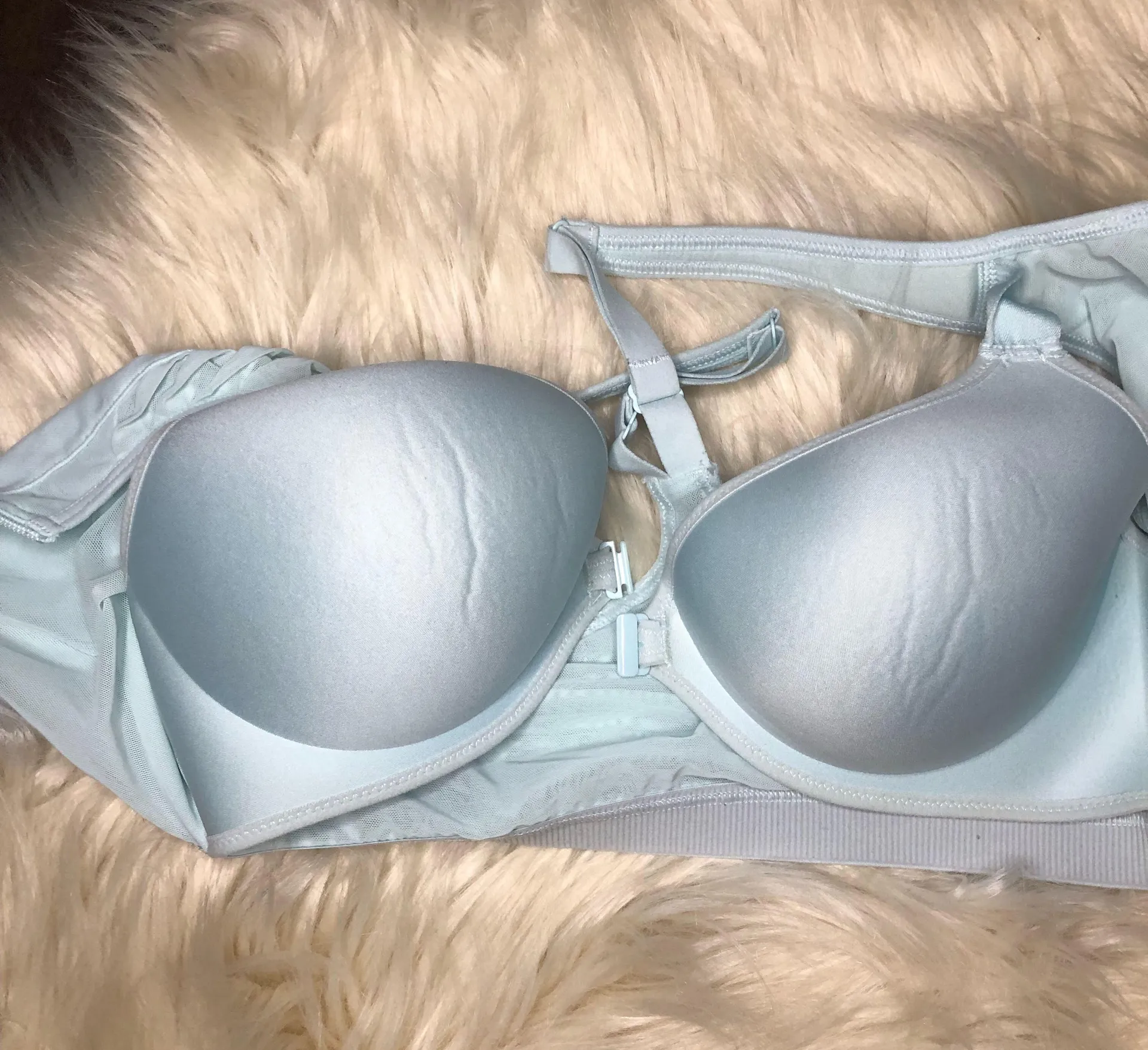 Victoria sports knockout sports bra 32D - Image 3