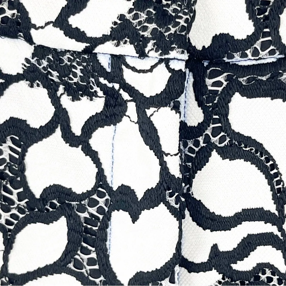 DIANE vonFURSTERBERG Napoli Black White Floral Embroidered Lined Shorts Size 6 - Image 10