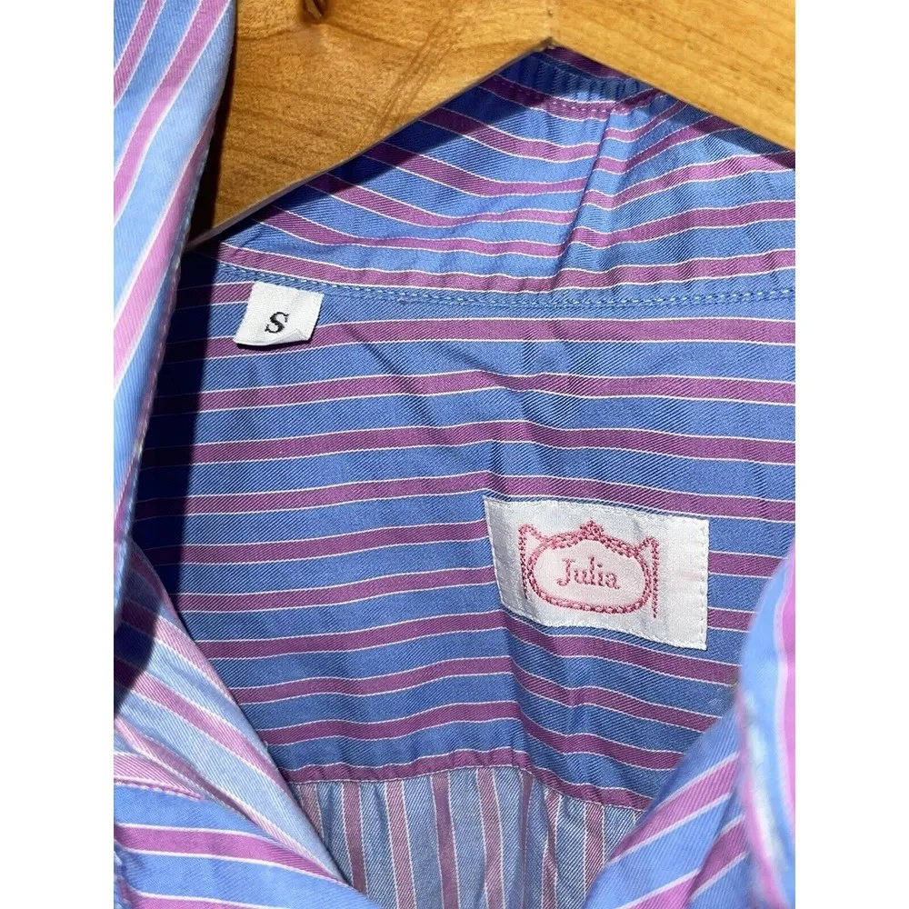 Pre Owned women’s Julia Long sleeves button shirt. Size Small - Image 4