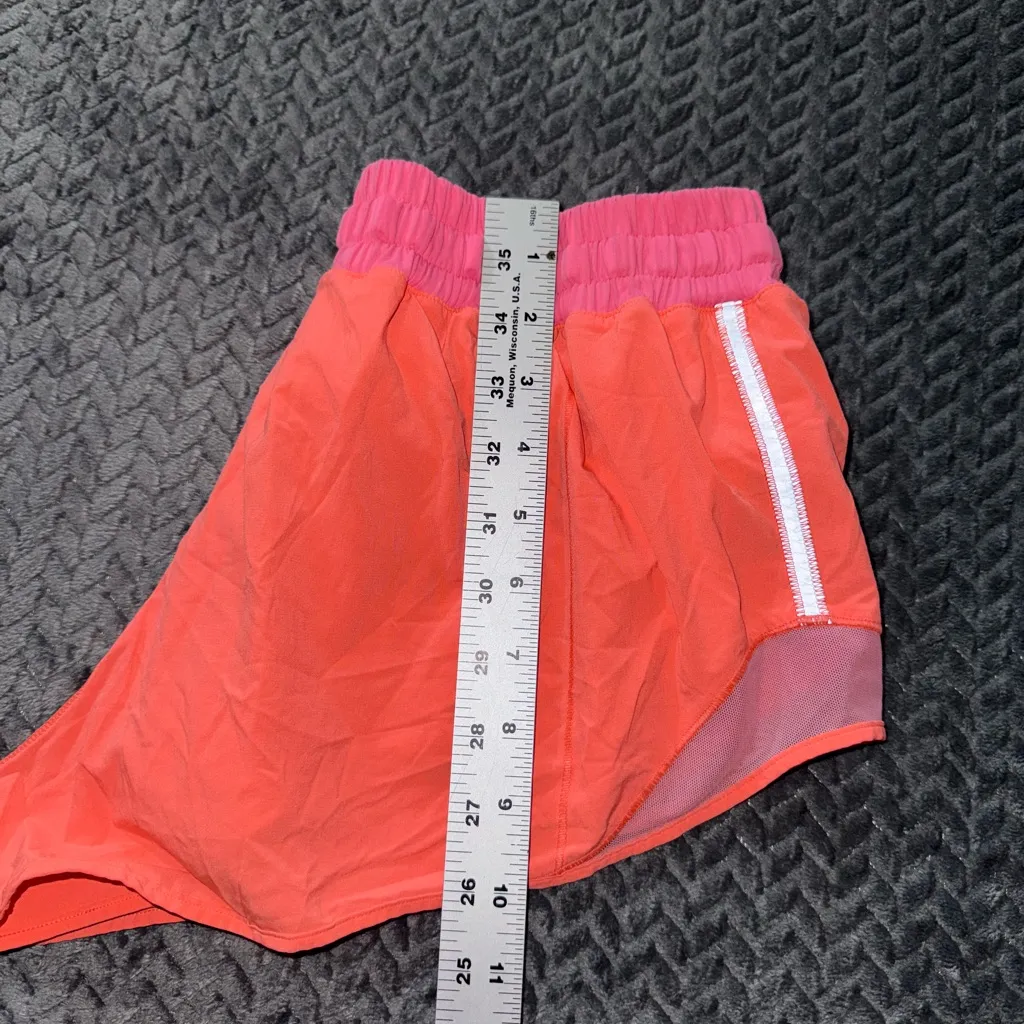 Lululemon Women’s ‎ Hotty Hot Short 2.5” Lined Neon Coral Size 10 - Image 9
