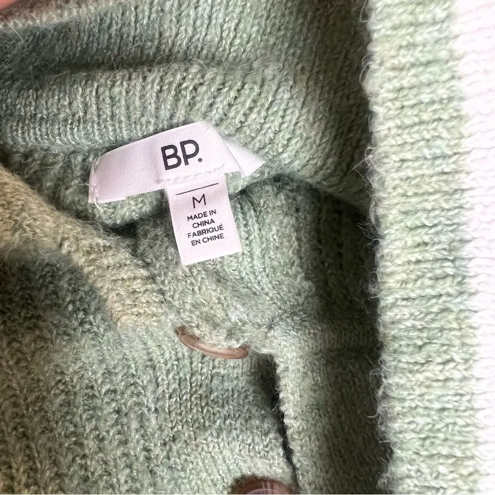 BP Women's Sage Green Size M Crop Collared Sweater - Image 4