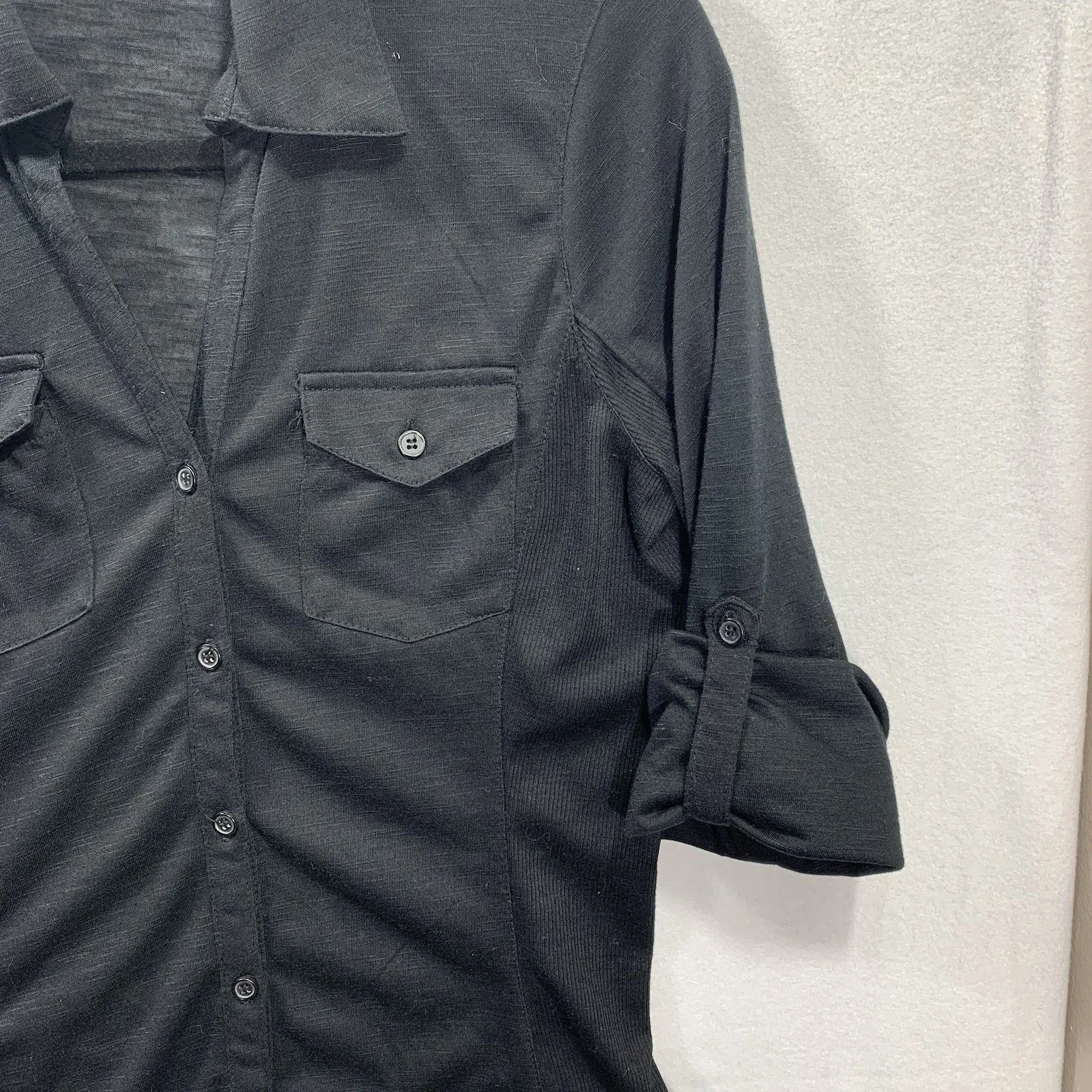 Almost Famous  Women's Black Plaid Bottom Up Blouse Size Large - Image 3