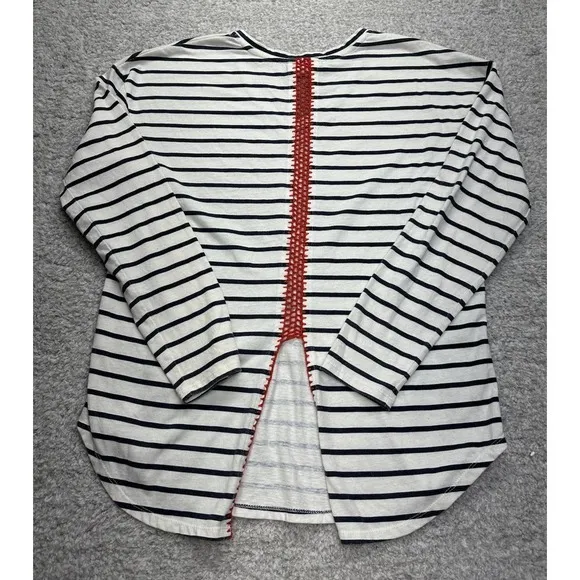 Ariat Women's M White Black Striped Long Sleeve‎ V-Neck T-Shirt Crochet Accent - Image 3