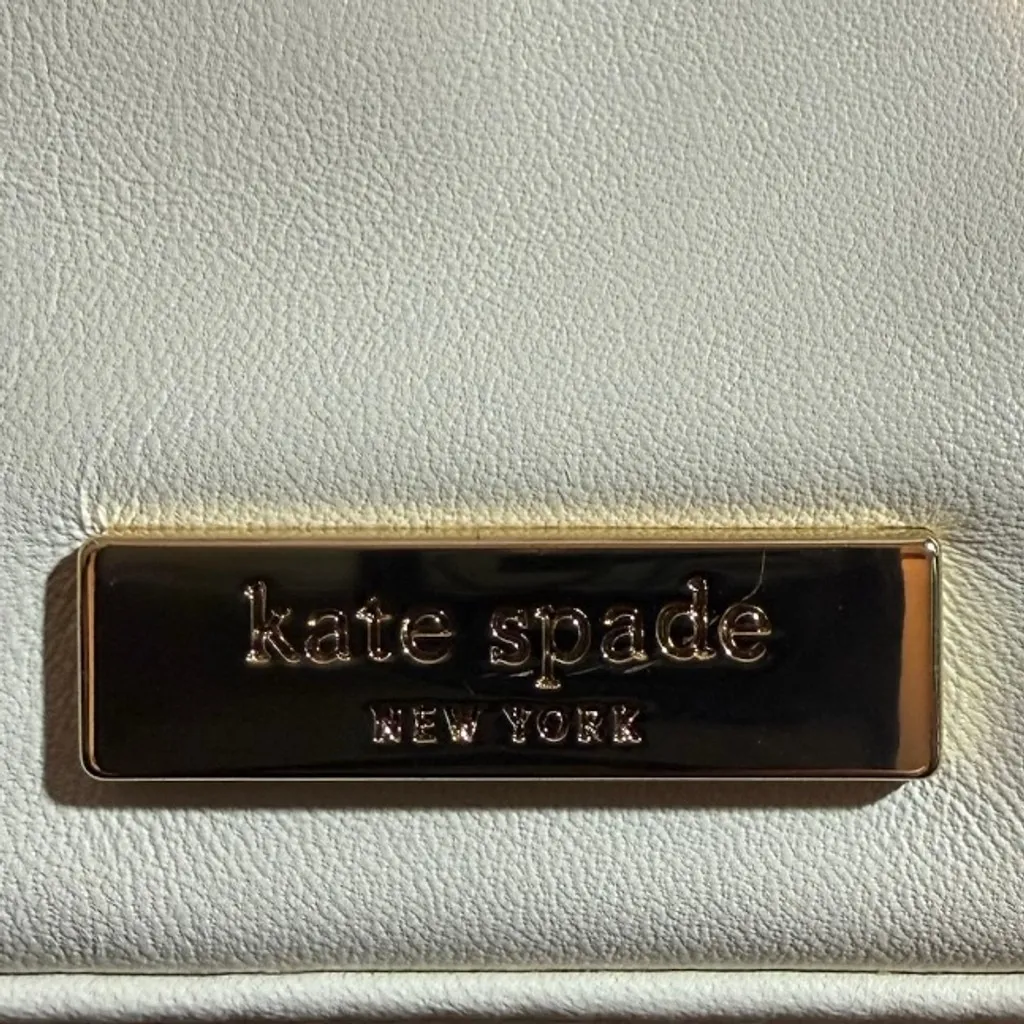 Kate Spade Chelsea Park Bone Color Clutch Keira with Black Bow Gold Card Slots - Image 6