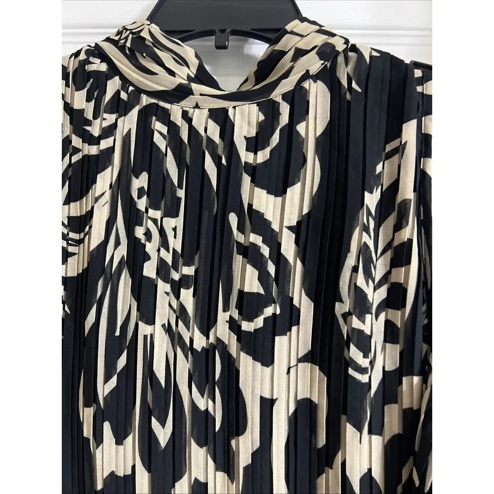 Adrianna Papell Women's Pleated‎ Halter Too and Pant Set Size M - Image 6