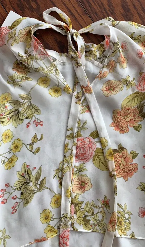 ZARA NWT  Flutter Sleeve Crop Blouse. Large - Image 4