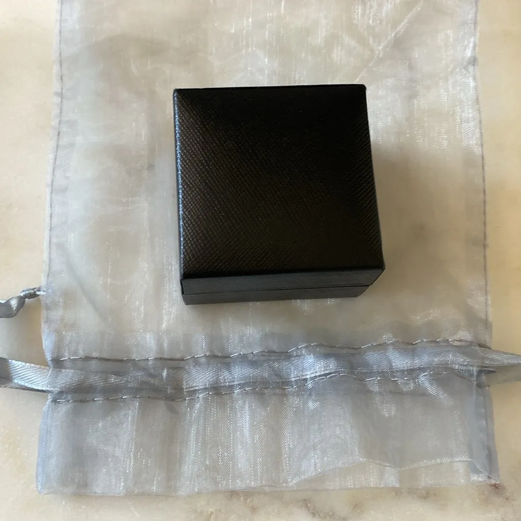 NWT Crucifix Cross 18" Pendant Necklace in 14k Two - Image 9