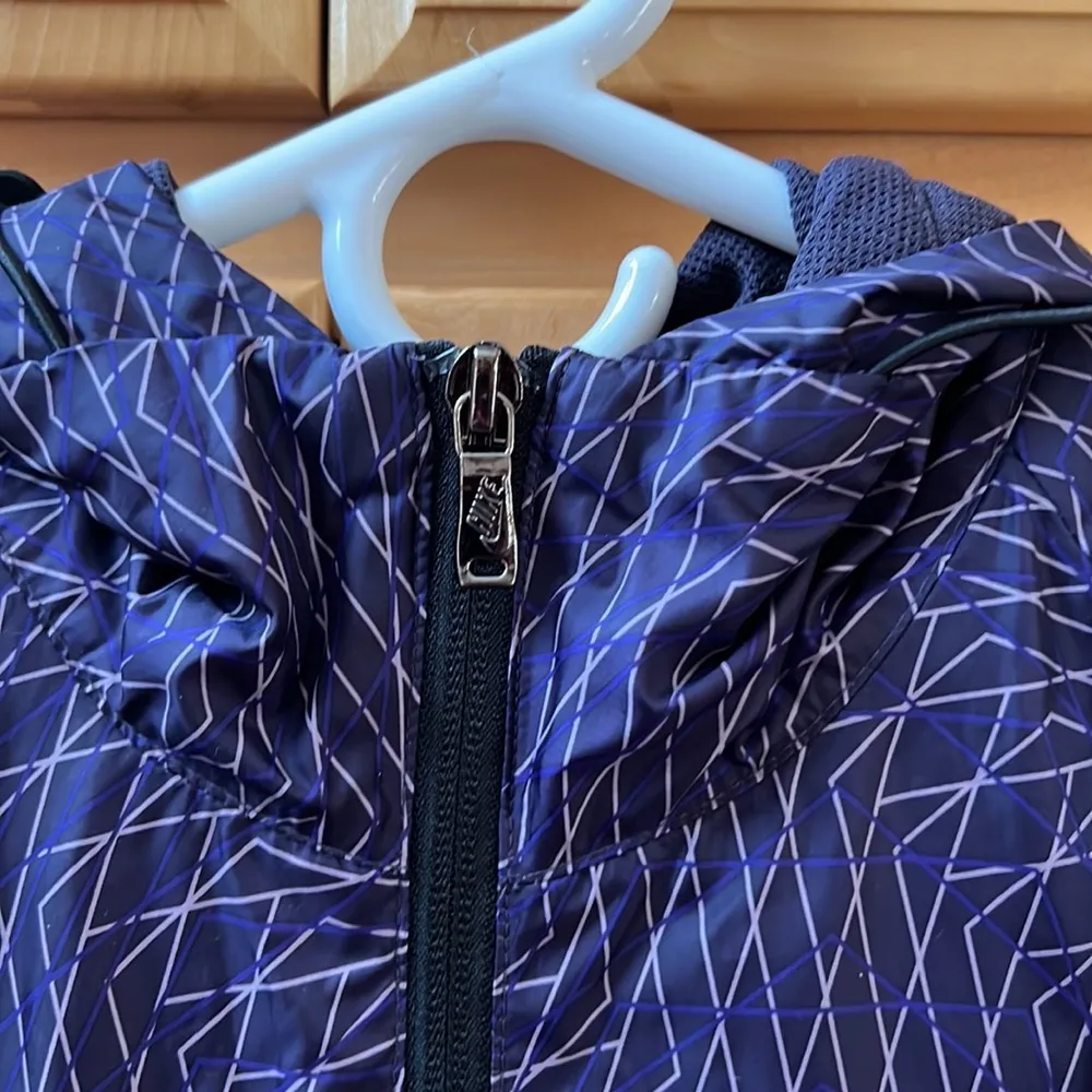 Nike Women’s  Rain Jacket - Image 4