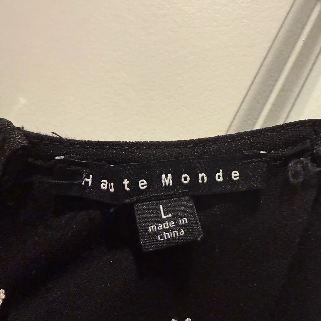 Haute Monde Body con dress with lace embellishments. Size Large - Image 5