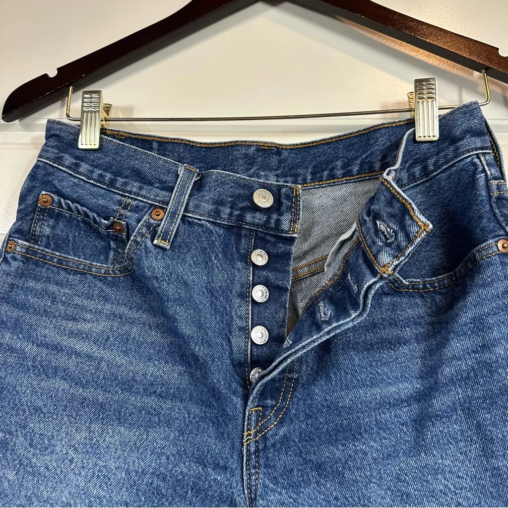 Levi’s Premium 501 Vintage Inspired Mid Thigh High Rise Denim Shorts Size 27 - Image 3
