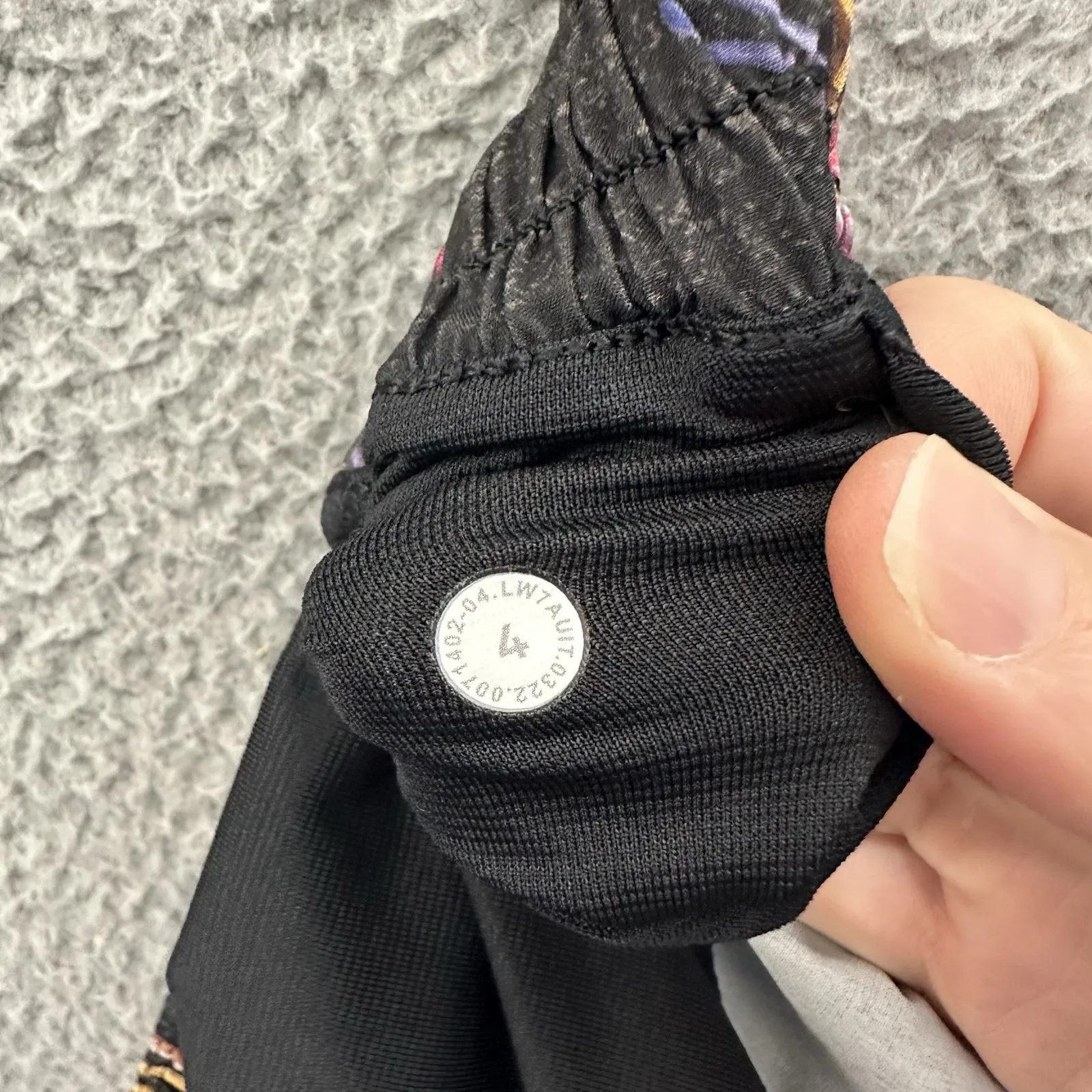 Lululemon Hotty Hot Low Rise Shorts 4" Veiled Floral Black Athletic Running W‎ 4 - Image 7