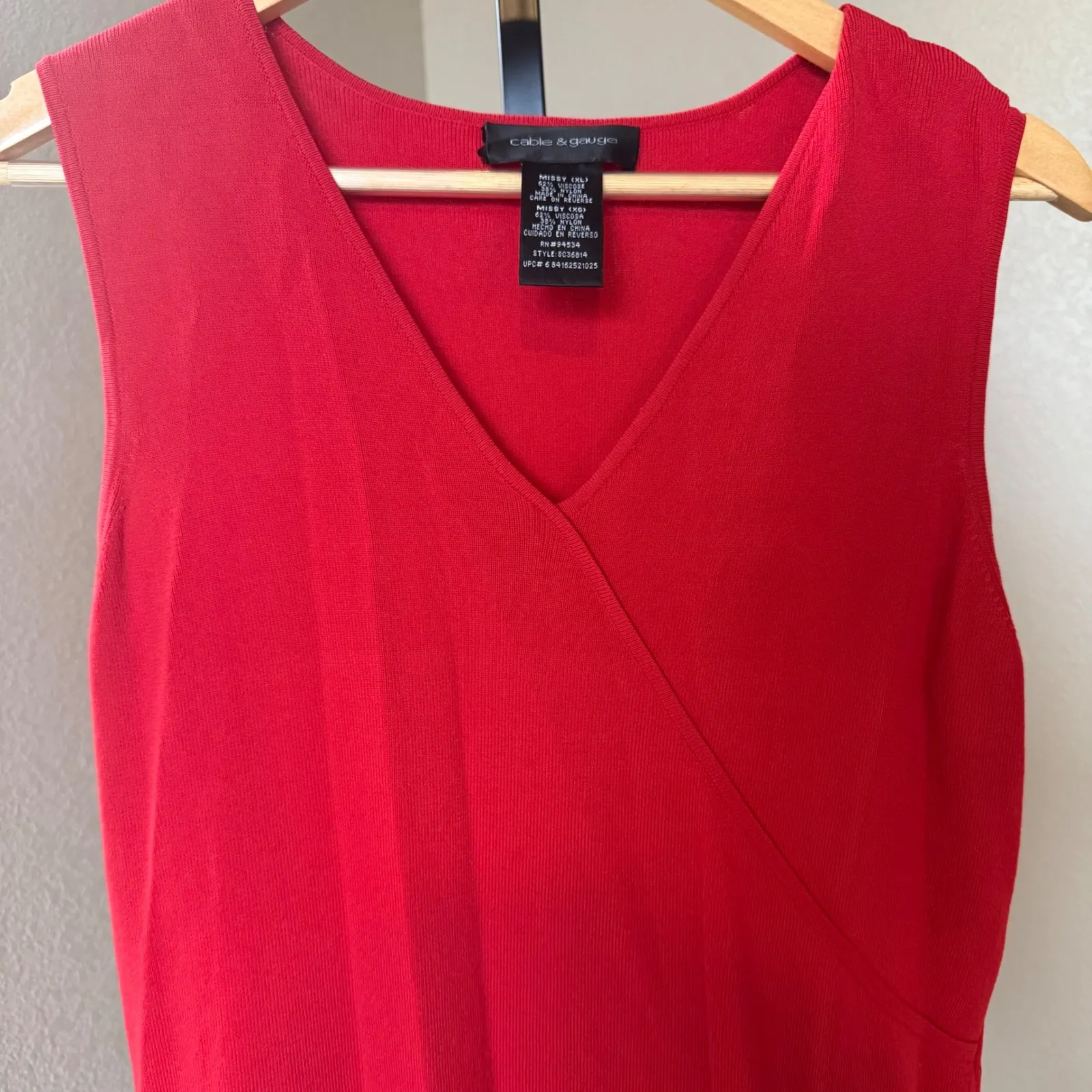 Cable & Gauge Sleeveless Knit Top Surplice V-Neck Red‎ Blouse XL - Image 3