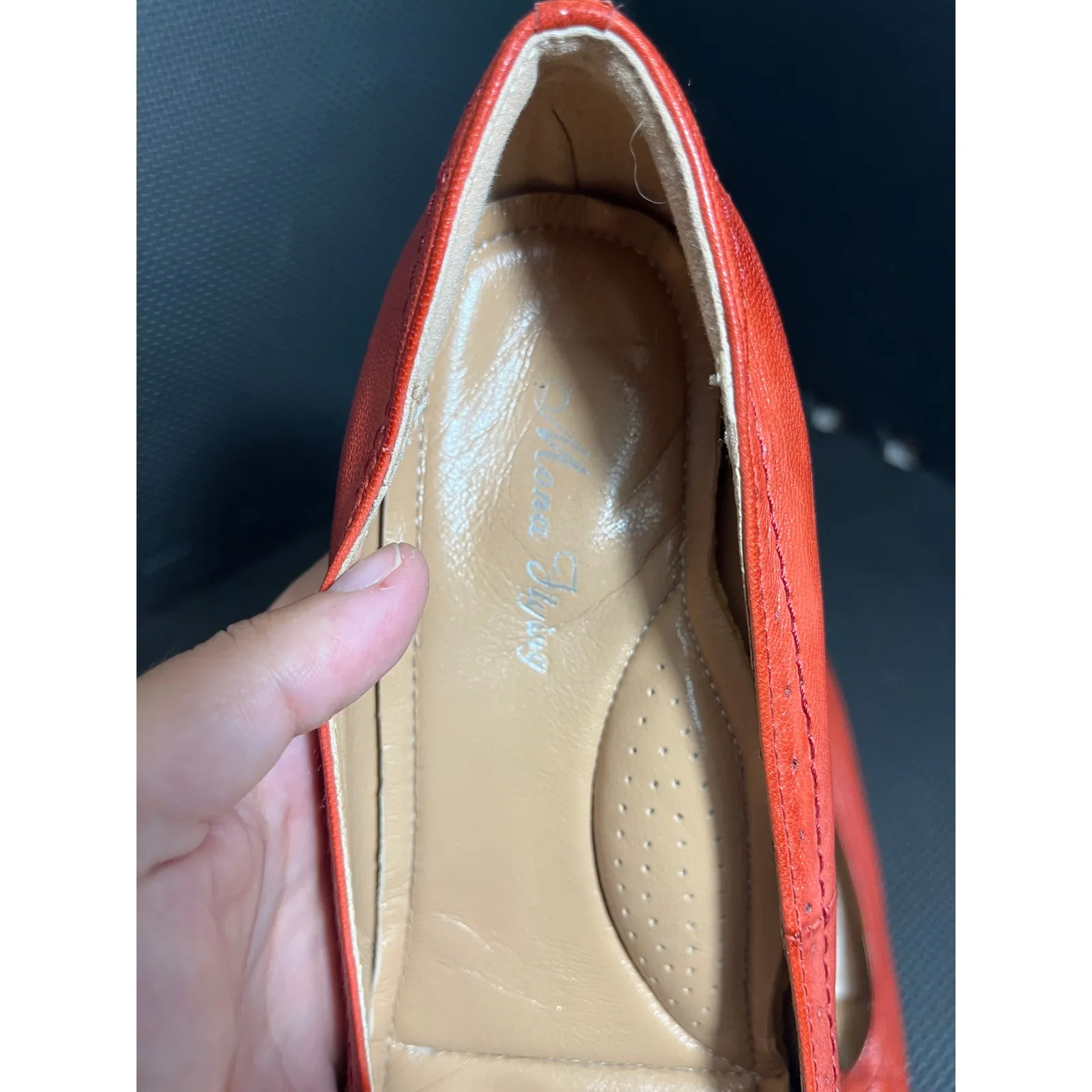 Mona flying‎ Women's Leather Closed Toe 2 Inch Red Pumps Size 40 Shoes - Image 3