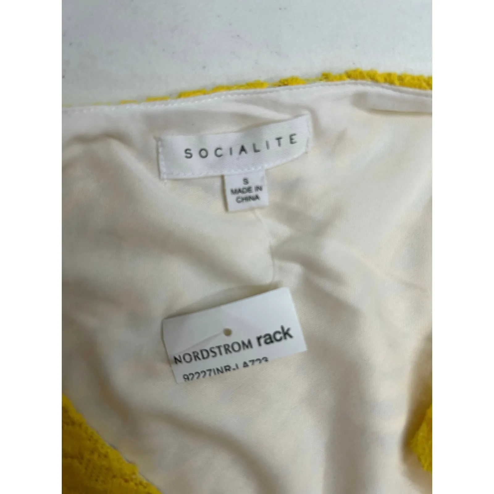 SOCIALITE yellow lace shift mini dress NWT  in size S. From Nordstrom rack. - Image 3